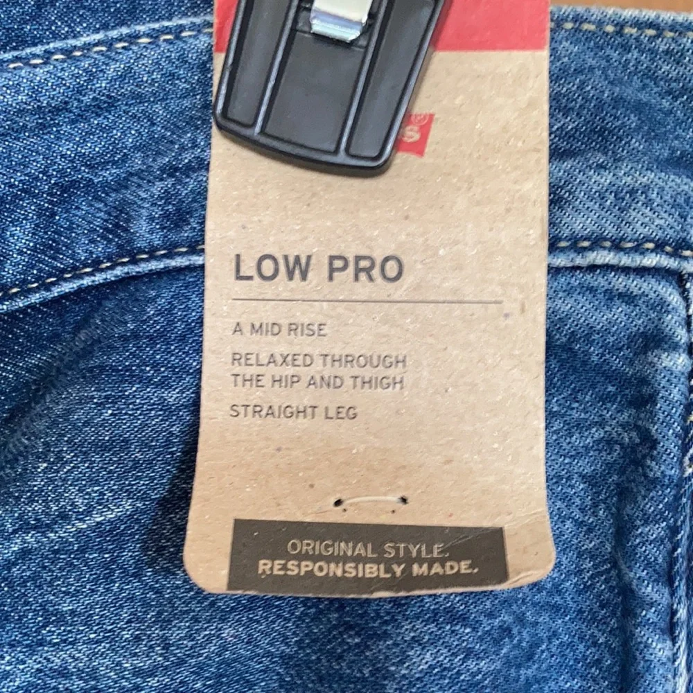 Levi’s low pro straight leg jean cotton midrise distressed denim 30